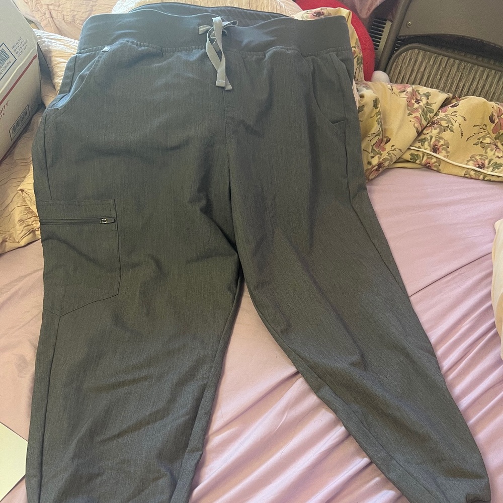 XL/P FIG pants/joggers